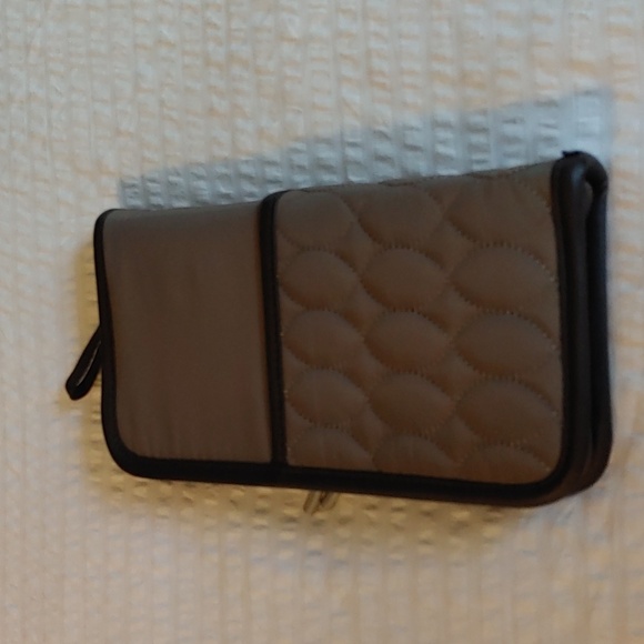 💚LUG TRAVEL WALLET - Picture 2 of 8